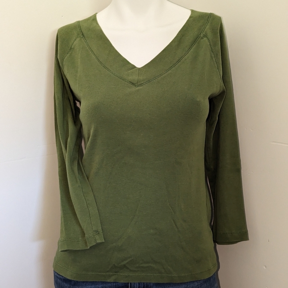 Gap 3/4 sleeve medium top - Picture 2 of 3